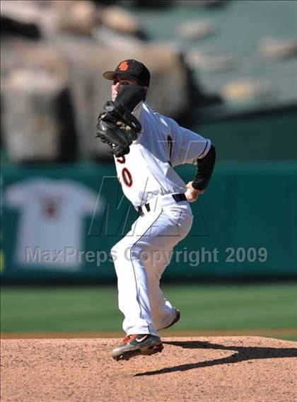 Thumbnail 2 in Huntington Beach vs. Crespi (CIF SS D2 Final) photogallery.