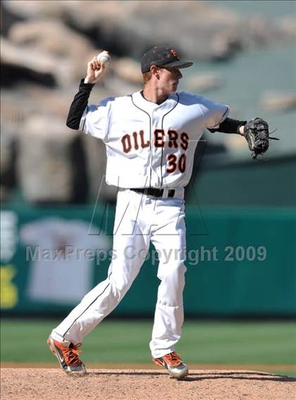 Thumbnail 3 in Huntington Beach vs. Crespi (CIF SS D2 Final) photogallery.