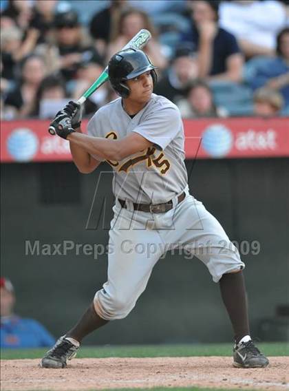 Thumbnail 2 in Huntington Beach vs. Crespi (CIF SS D2 Final) photogallery.