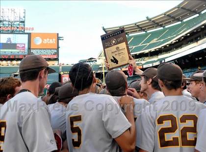 Thumbnail 3 in Huntington Beach vs. Crespi (CIF SS D2 Final) photogallery.