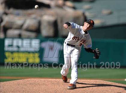Thumbnail 2 in Huntington Beach vs. Crespi (CIF SS D2 Final) photogallery.
