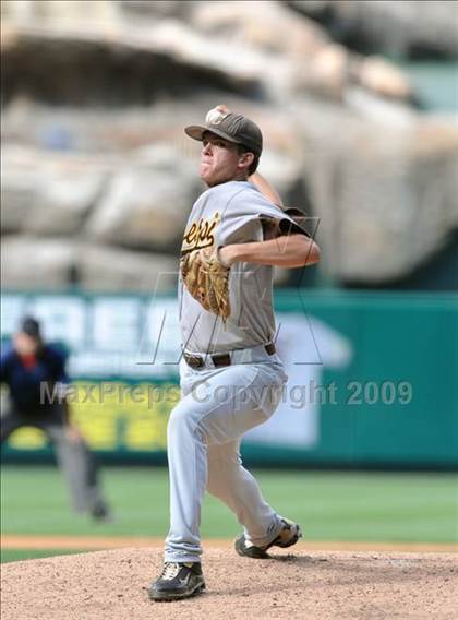 Thumbnail 3 in Huntington Beach vs. Crespi (CIF SS D2 Final) photogallery.