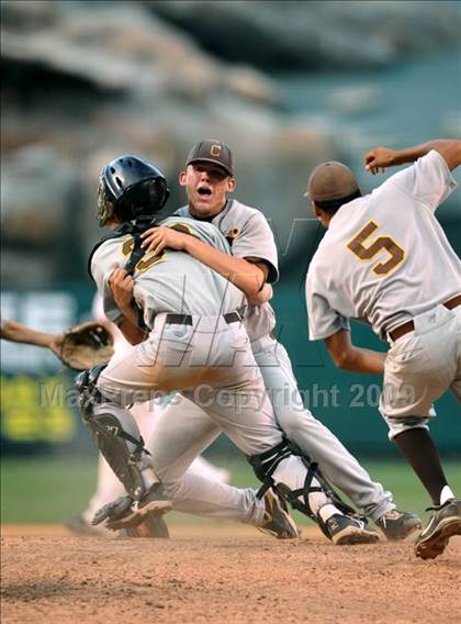Thumbnail 2 in Huntington Beach vs. Crespi (CIF SS D2 Final) photogallery.