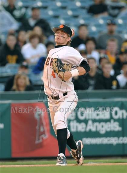 Thumbnail 3 in Huntington Beach vs. Crespi (CIF SS D2 Final) photogallery.