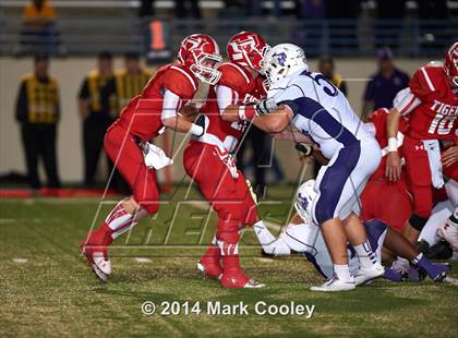 Thumbnail 3 in Mart vs. Hico (UIL 2A D1 Quarterfinal) photogallery.