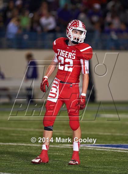 Thumbnail 3 in Mart vs. Hico (UIL 2A D1 Quarterfinal) photogallery.