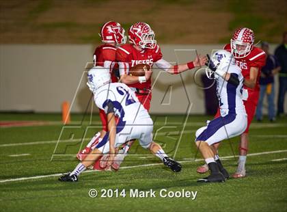 Thumbnail 2 in Mart vs. Hico (UIL 2A D1 Quarterfinal) photogallery.