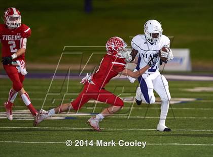 Thumbnail 2 in Mart vs. Hico (UIL 2A D1 Quarterfinal) photogallery.