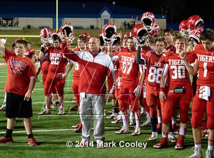 Thumbnail 2 in Mart vs. Hico (UIL 2A D1 Quarterfinal) photogallery.