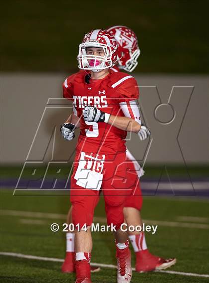 Thumbnail 2 in Mart vs. Hico (UIL 2A D1 Quarterfinal) photogallery.