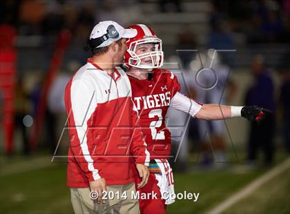 Thumbnail 3 in Mart vs. Hico (UIL 2A D1 Quarterfinal) photogallery.