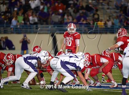 Thumbnail 2 in Mart vs. Hico (UIL 2A D1 Quarterfinal) photogallery.