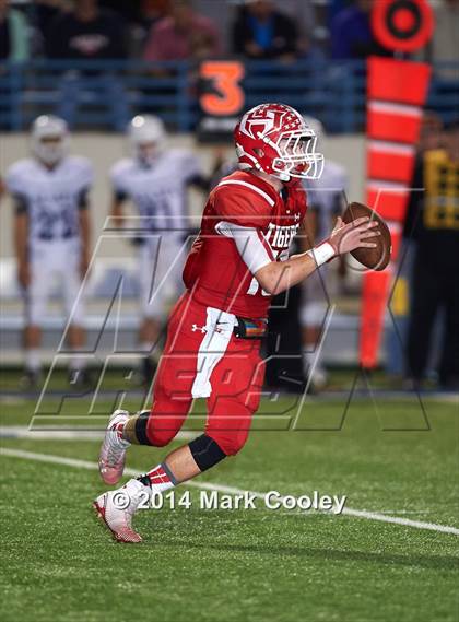 Thumbnail 2 in Mart vs. Hico (UIL 2A D1 Quarterfinal) photogallery.