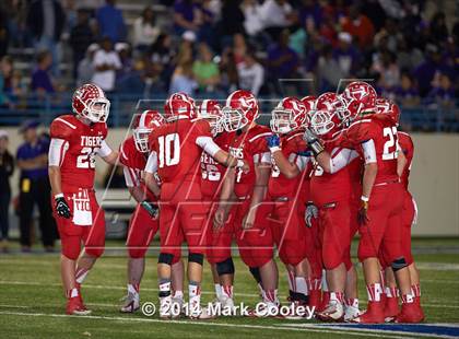 Thumbnail 1 in Mart vs. Hico (UIL 2A D1 Quarterfinal) photogallery.