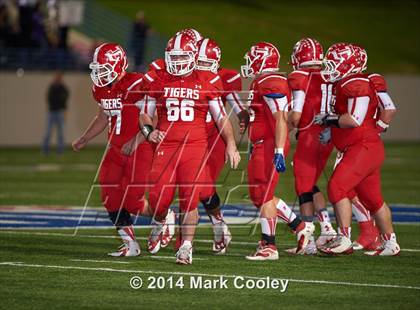 Thumbnail 2 in Mart vs. Hico (UIL 2A D1 Quarterfinal) photogallery.