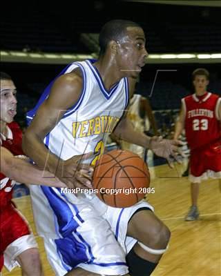 Thumbnail 3 in Fullerton vs. Verbum Dei (Nike Extravaganza) photogallery.