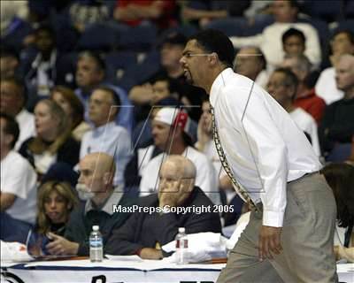 Thumbnail 3 in Fullerton vs. Verbum Dei (Nike Extravaganza) photogallery.