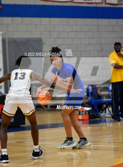 Thumbnail 3 in Southeast vs Winter Haven (Sunbash Tournament) photogallery.