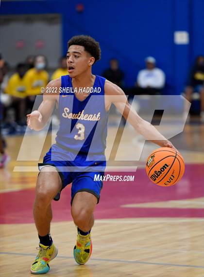Thumbnail 1 in Southeast vs Winter Haven (Sunbash Tournament) photogallery.