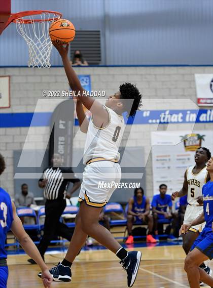 Thumbnail 1 in Southeast vs Winter Haven (Sunbash Tournament) photogallery.