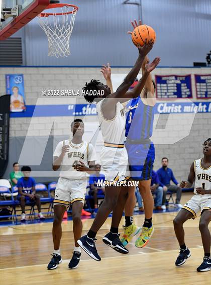 Thumbnail 2 in Southeast vs Winter Haven (Sunbash Tournament) photogallery.