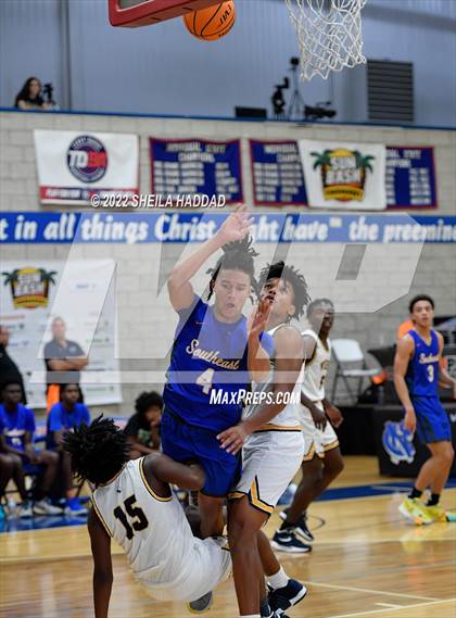 Thumbnail 1 in Southeast vs Winter Haven (Sunbash Tournament) photogallery.