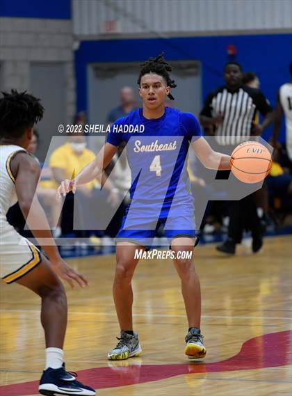 Thumbnail 1 in Southeast vs Winter Haven (Sunbash Tournament) photogallery.