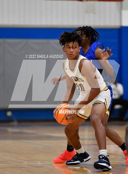 Thumbnail 3 in Southeast vs Winter Haven (Sunbash Tournament) photogallery.