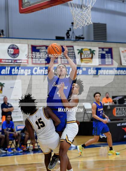 Thumbnail 2 in Southeast vs Winter Haven (Sunbash Tournament) photogallery.