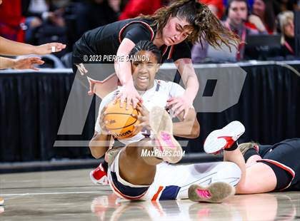 Thumbnail 3 in James Madison vs Manchester (VHSL Class 6 State Final) photogallery.