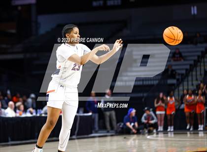 Thumbnail 2 in James Madison vs Manchester (VHSL Class 6 State Final) photogallery.