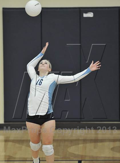 Thumbnail 3 in Mesa Ridge @ Valor Christian  (CHSAA 4A Region 12) photogallery.