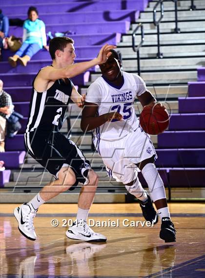 Thumbnail 1 in Trumbull @ Westhill photogallery.