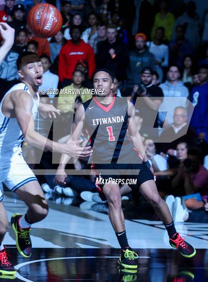 Thumbnail 3 in Etiwanda vs. Sierra Canyon (Southern Regional Championships) photogallery.
