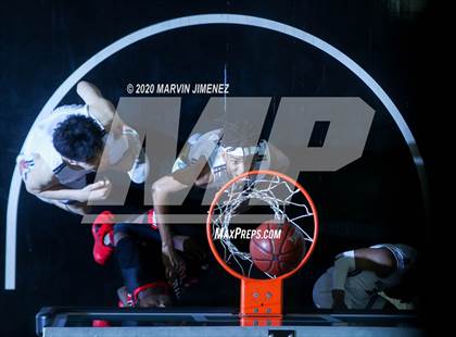 Thumbnail 3 in Etiwanda vs. Sierra Canyon (Southern Regional Championships) photogallery.