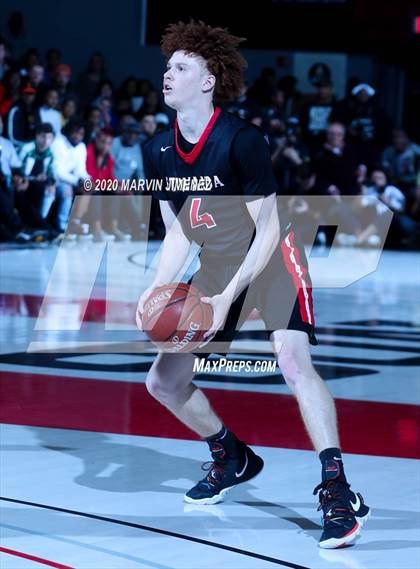 Thumbnail 2 in Etiwanda vs. Sierra Canyon (Southern Regional Championships) photogallery.
