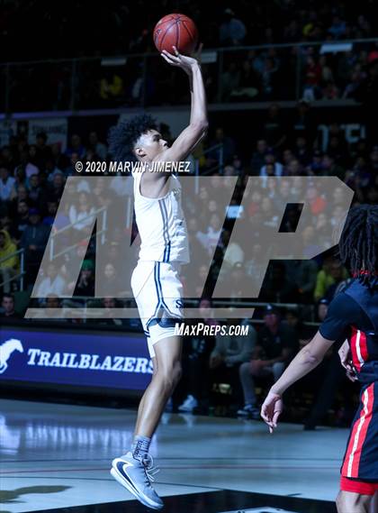 Thumbnail 1 in Etiwanda vs. Sierra Canyon (Southern Regional Championships) photogallery.