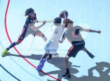 Thumbnail 1 in Etiwanda vs. Sierra Canyon (Southern Regional Championships) photogallery.
