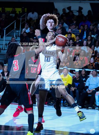 Thumbnail 2 in Etiwanda vs. Sierra Canyon (Southern Regional Championships) photogallery.