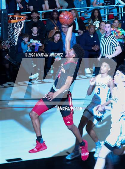 Thumbnail 3 in Etiwanda vs. Sierra Canyon (Southern Regional Championships) photogallery.