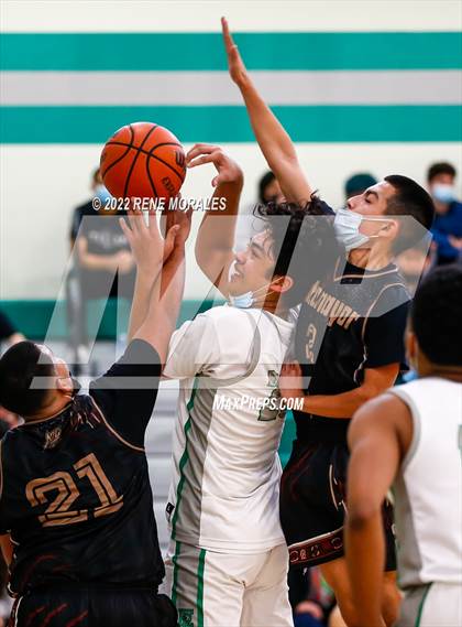 Thumbnail 2 in Sotomayor vs Eagle Rock photogallery.
