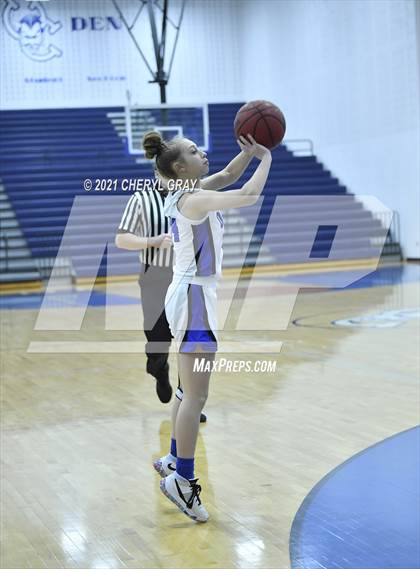 Thumbnail 3 in Sullivan Central @ Unicoi County photogallery.