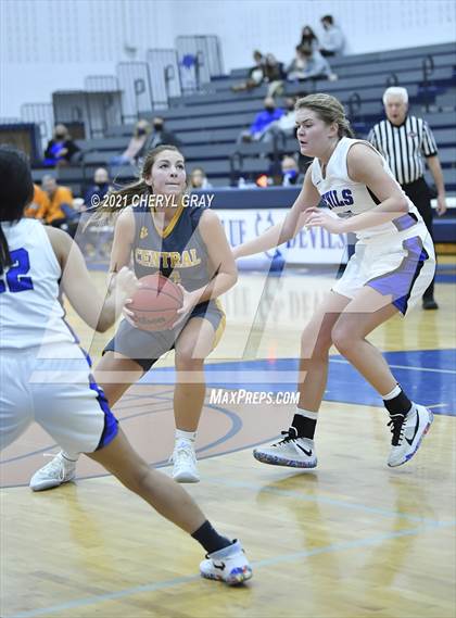 Thumbnail 3 in Sullivan Central @ Unicoi County photogallery.