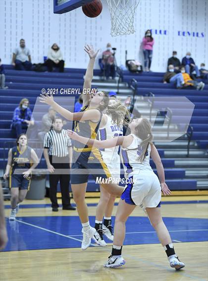 Thumbnail 3 in Sullivan Central @ Unicoi County photogallery.