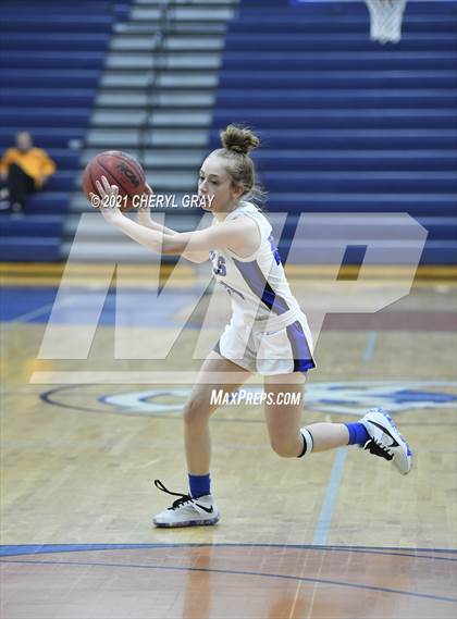 Thumbnail 2 in Sullivan Central @ Unicoi County photogallery.