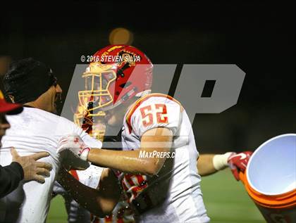 Thumbnail 1 in Bishop's vs. Oakdale (CIF State Division 3A Final) photogallery.