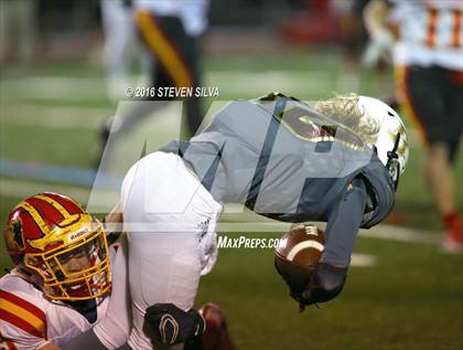 Thumbnail 1 in Bishop's vs. Oakdale (CIF State Division 3A Final) photogallery.