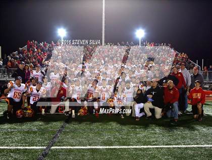 Thumbnail 2 in Bishop's vs. Oakdale (CIF State Division 3A Final) photogallery.
