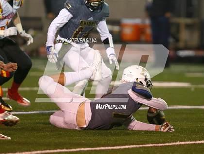 Thumbnail 1 in Bishop's vs. Oakdale (CIF State Division 3A Final) photogallery.