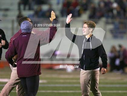 Thumbnail 1 in Bishop's vs. Oakdale (CIF State Division 3A Final) photogallery.